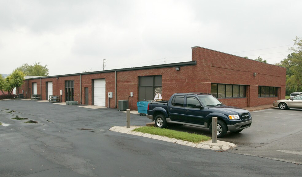 More Photos Of 350 Wilson Pike Cir, Brentwood Light Manufacturing For Lease