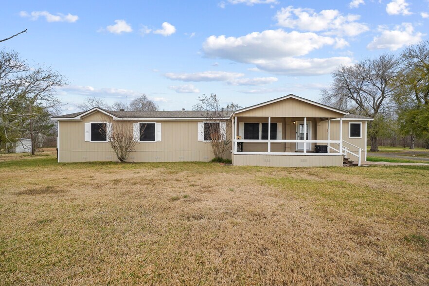 More Photos Of 19645 Nordt Rd, Damon Manufactured Housing Mobile Home Park For Sale