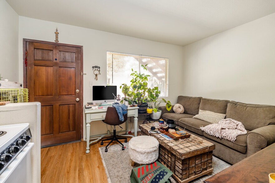 More Photos Of 4436 Woodman Ave, Sherman Oaks Apartments For Sale