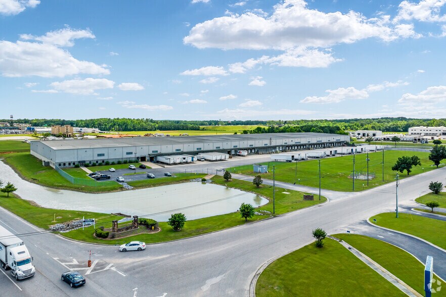 More Photos Of 41 N Industrial Dr, Calera Distribution For Lease