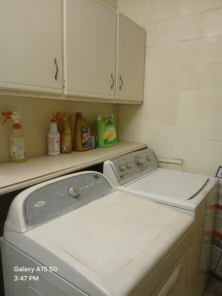 More Photos Of 2030 Homerule St, Honolulu Light Distribution For Lease