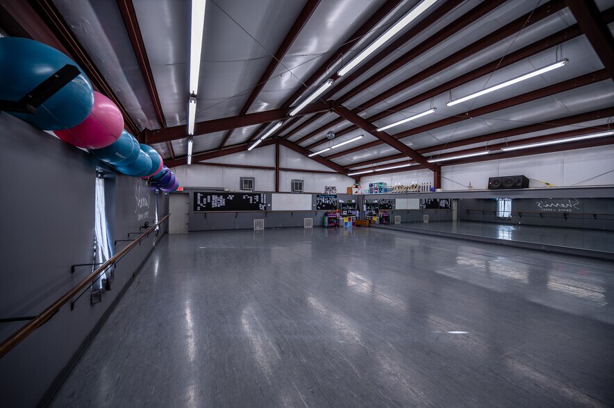 More Photos Of 2112 SW E Ave, Lawton Flex For Sale