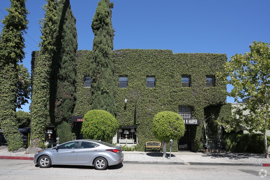 More Photos Of 304-314 N Harper Ave, Los Angeles Storefront Retail Office For Lease