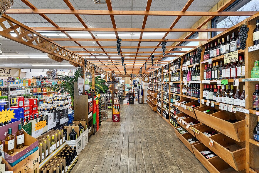 More Photos Of 5625-5655 18 Mile Rd, Sterling Heights Storefront For Sale