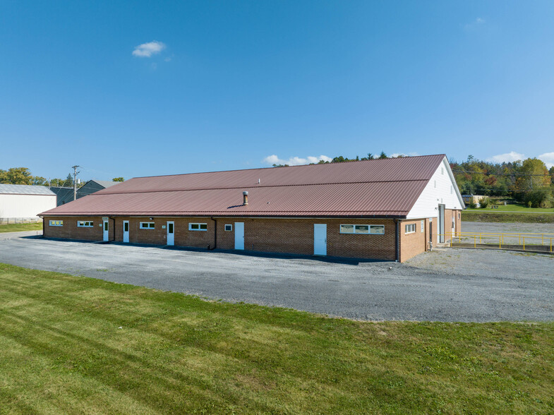 Primary Photo Of 338 Pound Ln, Duncansville Light Distribution For Lease