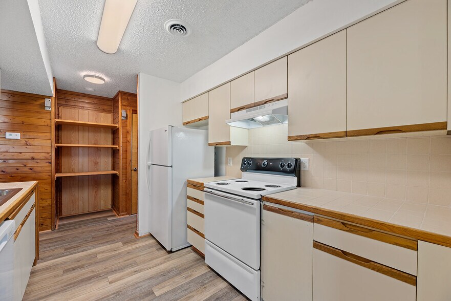 More Photos Of 1711 Bobby Lee Trl, Kill Devil Hills Apartments For Sale