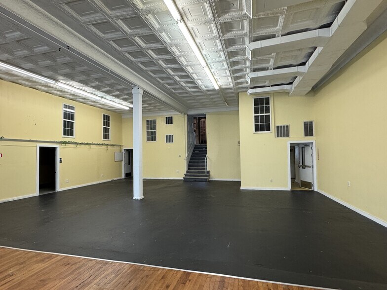 More Photos Of 100-102 Gilmer St, Reidsville Storefront Retail Office For Sale