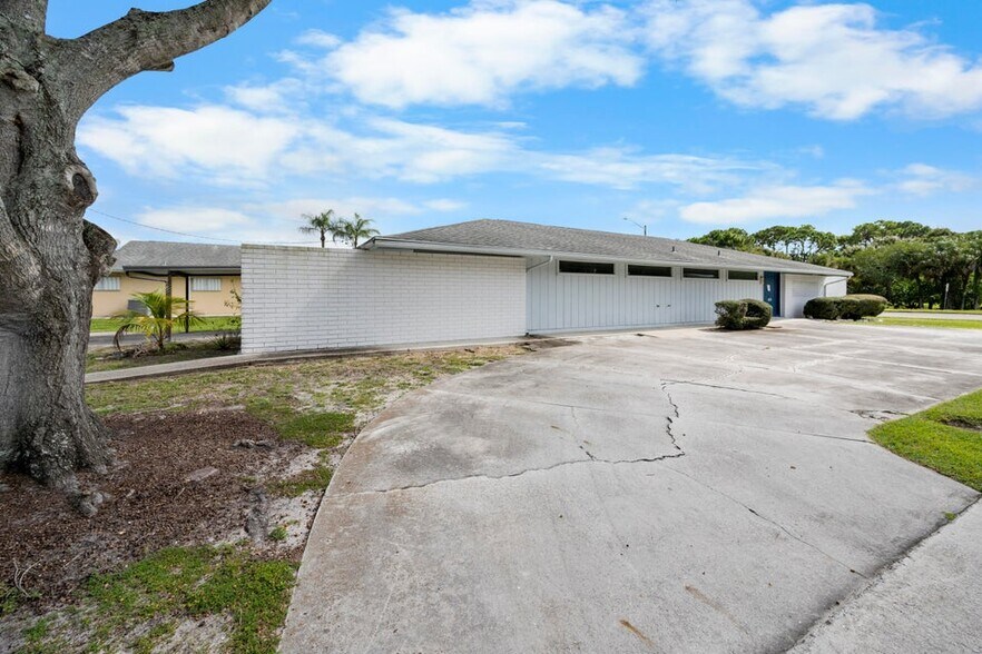 More Photos Of 1900 Nebraska Ave, Fort Pierce Medical For Sale