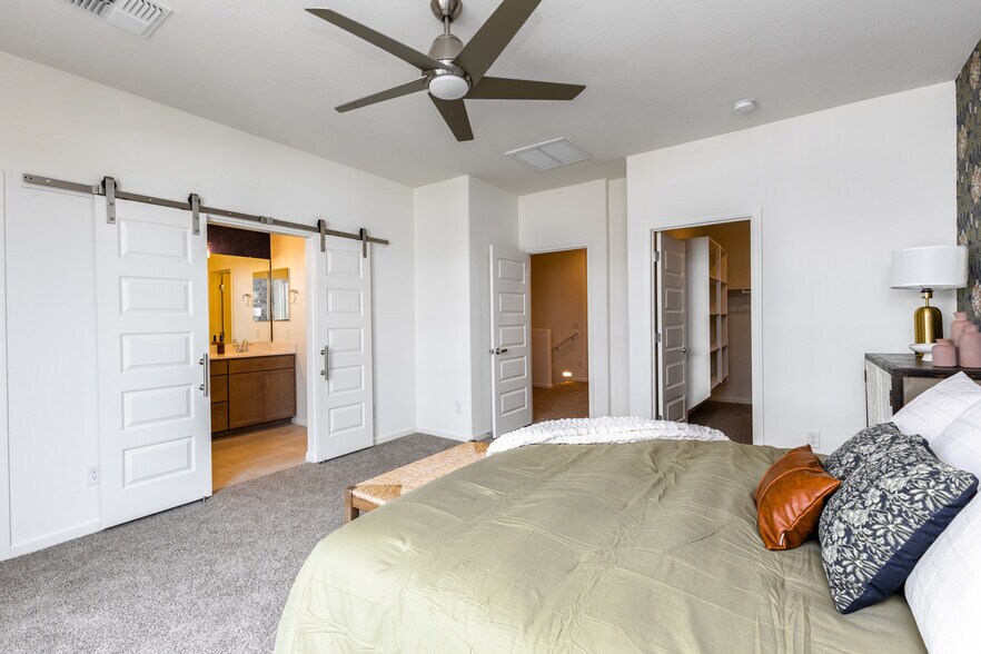 More Photos Of 651 N Ironwood Dr, Apache Junction Apartments For Sale