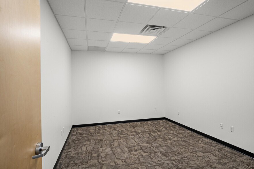 More Photos Of 548 Basin St SW, Ephrata Service For Sale