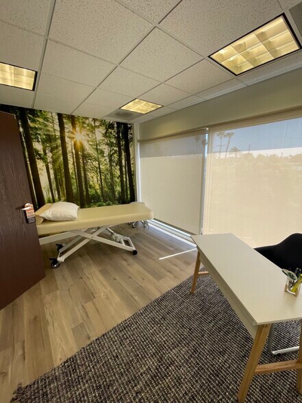 More Photos Of 2314 Newport Blvd, Costa Mesa Office For Lease