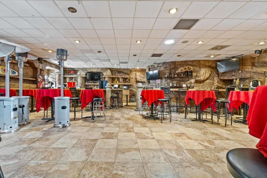 More Photos Of 200 N J St, Tulare Restaurant For Lease