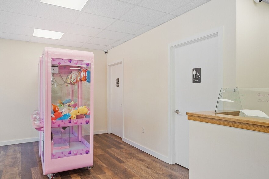 More Photos Of 295 Boston Rd, Billerica General Retail For Sale