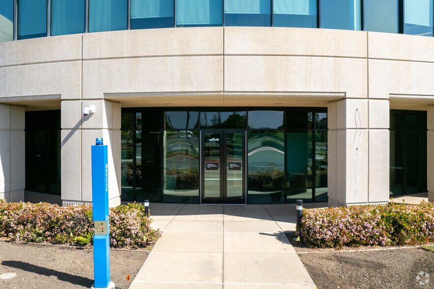 More Photos Of 6750 Dumbarton Cir, Fremont Office For Lease