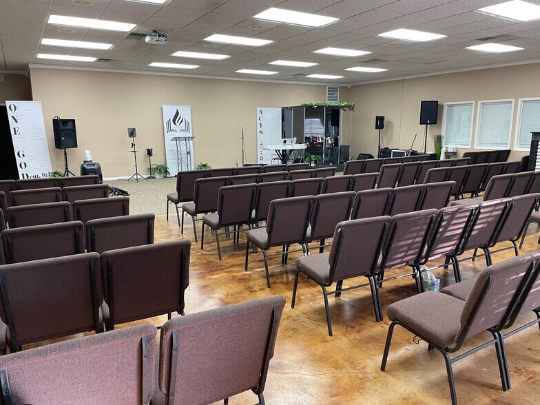 More Photos Of 6988 Raymond Stotzer, College Station Industrial For Sale