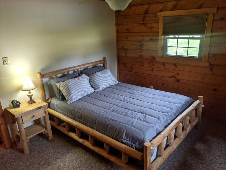 More Photos Of 32600 N State Route 44, Slate Run Hotel For Sale