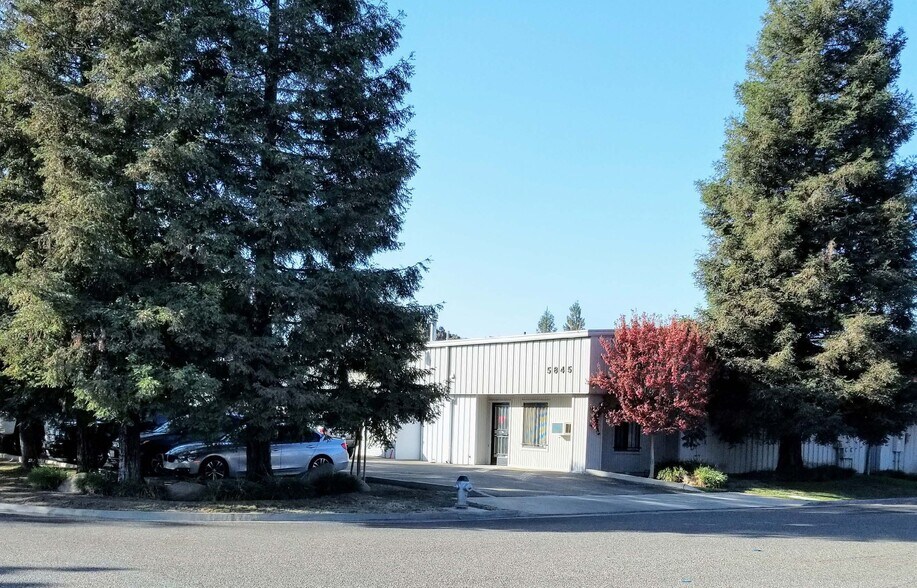 More Photos Of 5845 E Terrace Ave, Fresno Warehouse For Lease
