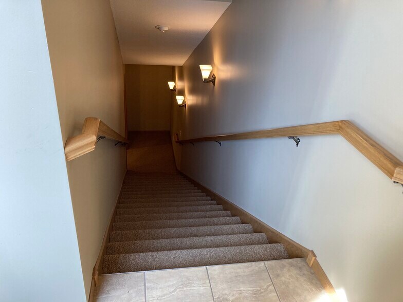More Photos Of 7965 Stone Creek Dr, Chanhassen Office For Sale