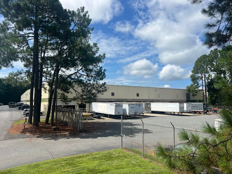 More Photos Of 13201 W Reese Blvd, Huntersville Warehouse For Sale