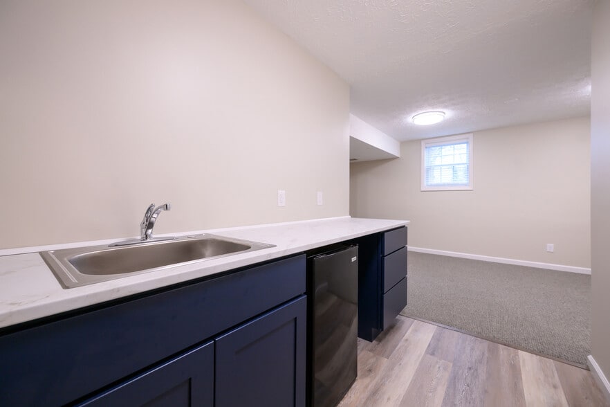 More Photos Of 216 E Reynolds Rd, Lexington Office For Lease