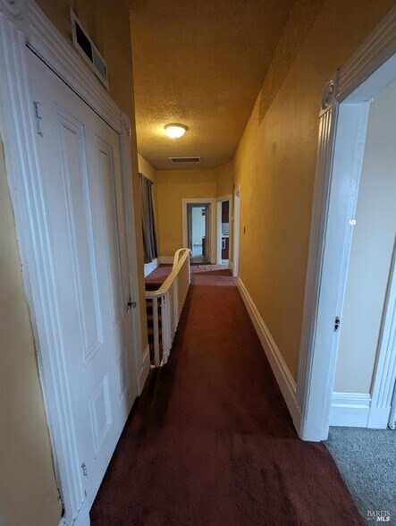 More Photos Of 1547 4th St, San Rafael Storefront Retail Residential For Sale