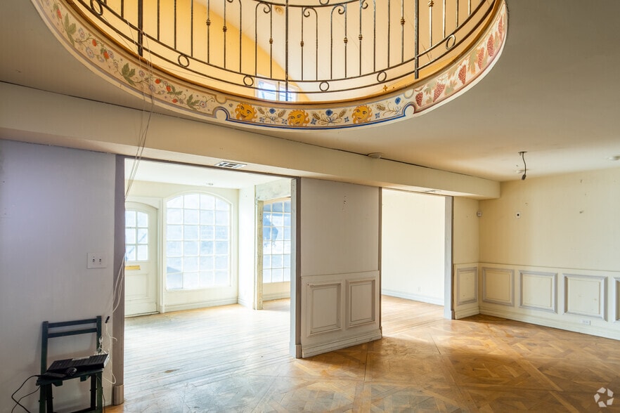 More Photos Of 1832 S Sepulveda Blvd, Los Angeles Storefront Retail Residential For Sale