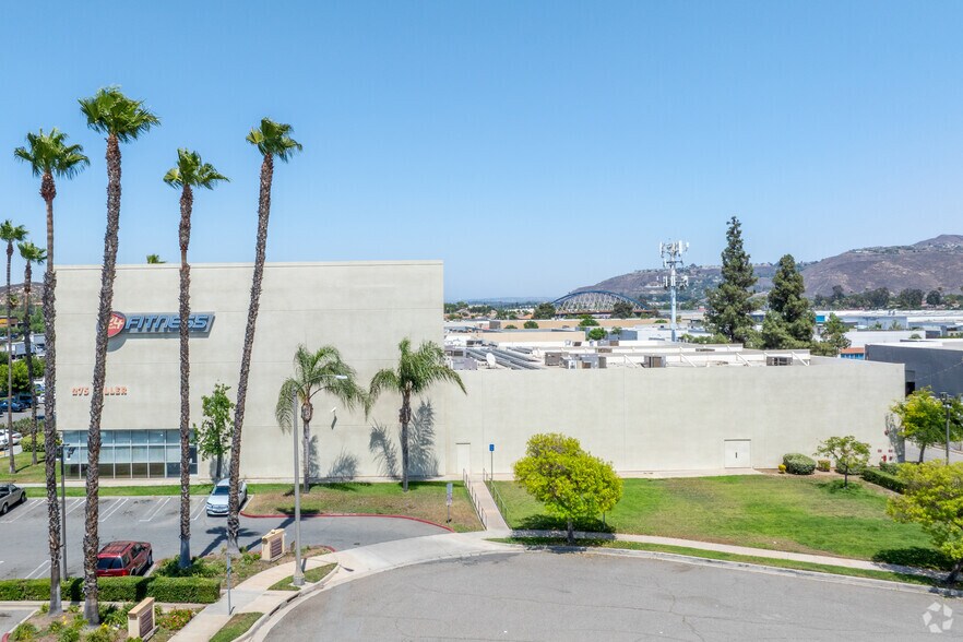 More Photos Of 275 Teller St, Corona Health Club For Lease