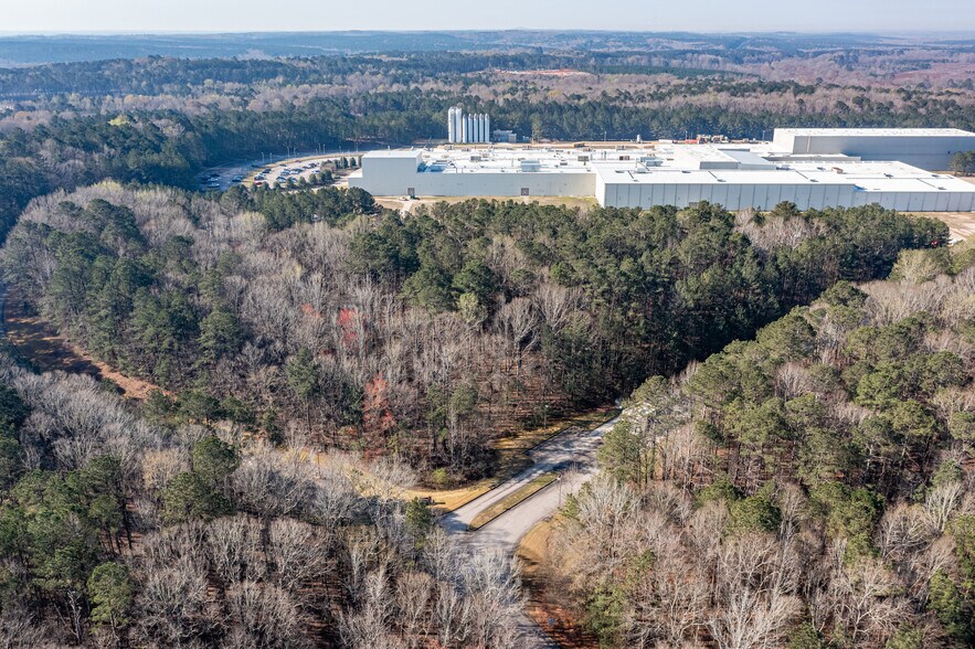 More Photos Of 411 Pegasus Pky, Lagrange Manufacturing For Lease