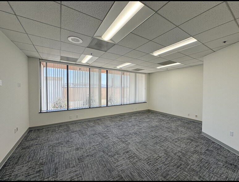 More Photos Of 5155 Goldman Ave, Moorpark Manufacturing For Sale