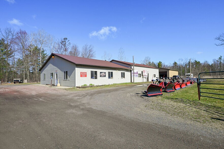More Photos Of 5011 State Highway 13/34 Hwy, Wisconsin Rapids Storefront For Sale