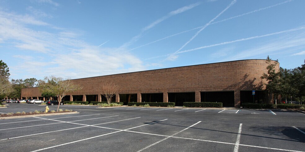More Photos Of 10475 Fortune Pky, Jacksonville Unknown For Lease