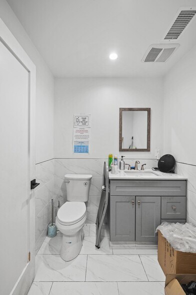 More Photos Of 18750 Crenshaw Blvd, Torrance General Retail For Sale