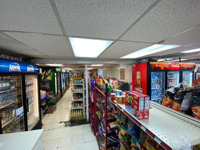 More Photos Of 1211 E Lewis St, Pasco Convenience Store For Sale