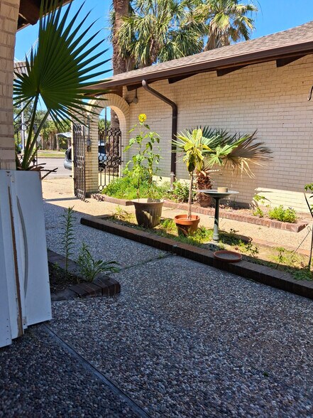 More Photos Of 1601 Broadway St, Galveston Assisted Living For Sale
