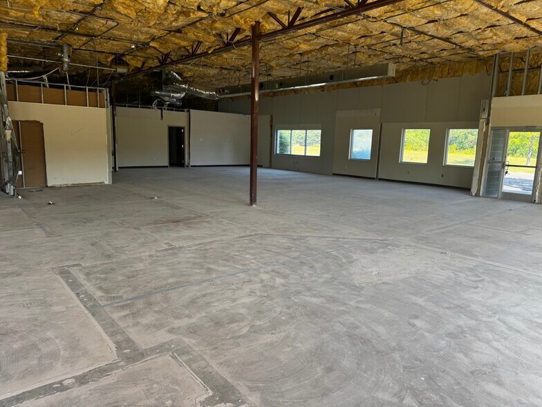 More Photos Of 230 N Equity Dr, Smithfield Medical For Lease