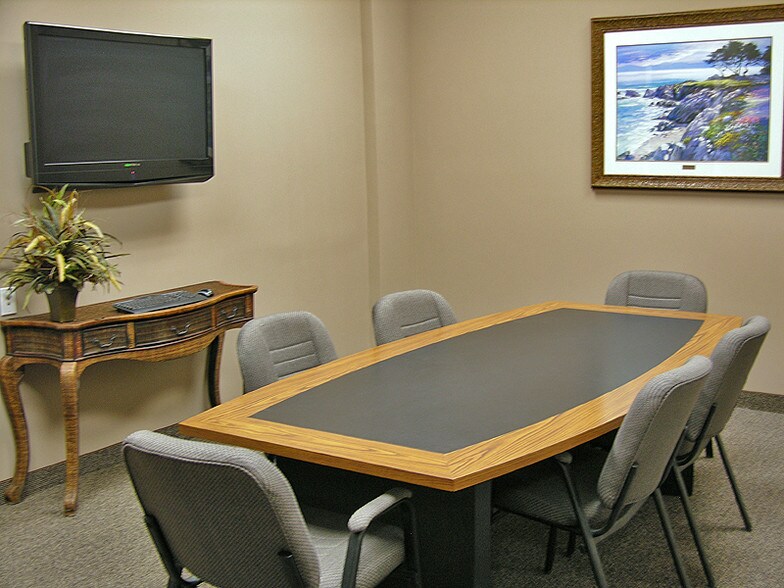 More Photos Of 2836 W Jefferson Ave, Trenton Office Residential For Lease