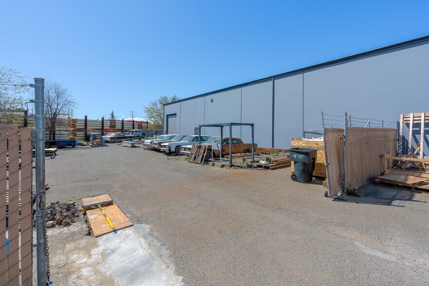 More Photos Of 3959-3971 Commerce Dr, West Sacramento Warehouse For Sale