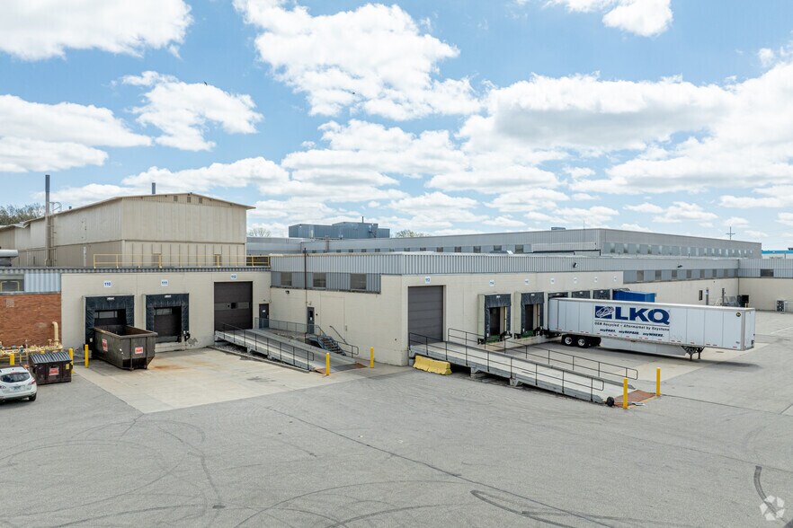 More Photos Of 1120 36th St SE, Grand Rapids Distribution For Lease