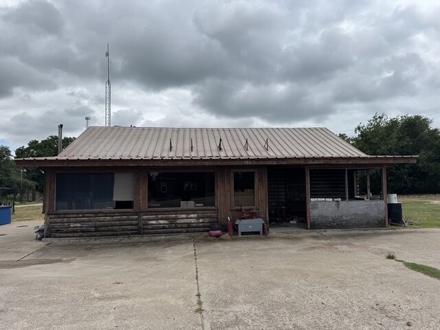 More Photos Of 106 E Highway 87, Smiley Service Station For Sale