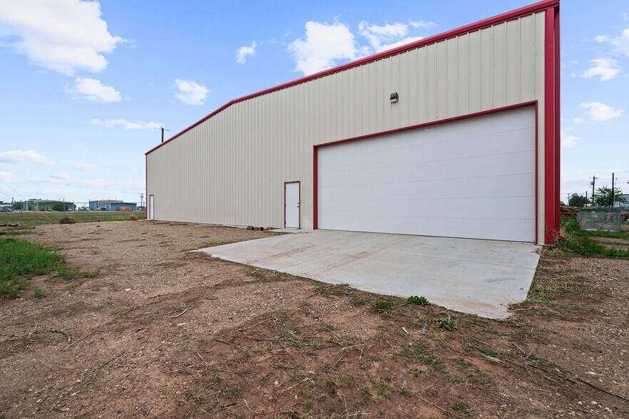 More Photos Of 3917 Clovis Rd, Lubbock Warehouse For Lease