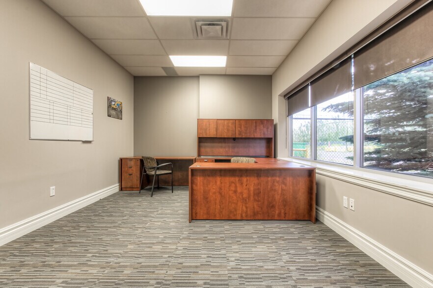 More Photos Of 402084 81st St, Foothills No 31 Office For Lease