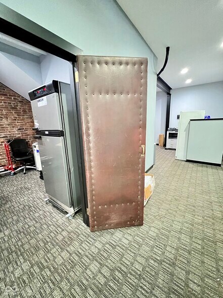 More Photos Of 9-11 American Legion Pl, Greenfield Office For Sale