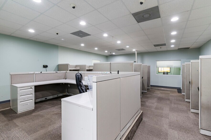 More Photos Of 1938 N Hercules Ave, Clearwater Office For Sale