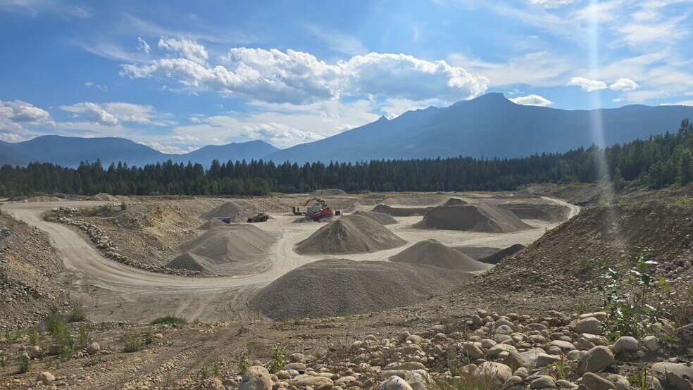 More Photos Of 1500 Hot Springs Rd, Nakusp Industrial For Sale