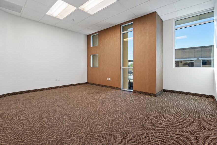 More Photos Of 13847 N Northsight Blvd, Scottsdale Office For Lease