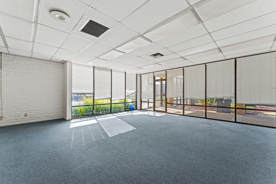 More Photos Of 110 Harding Blvd, Roseville Loft Creative Space For Sale