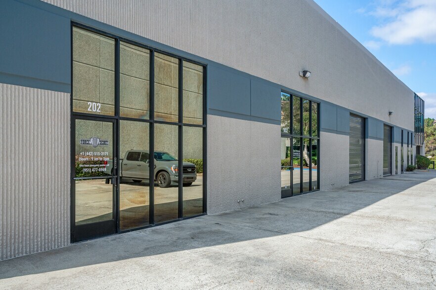 More Photos Of 1833 Diamond St, San Marcos Warehouse For Lease