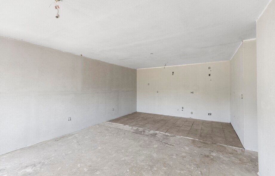 More Photos Of 1010 N Eufaula Ave, Eufaula Hotel For Sale