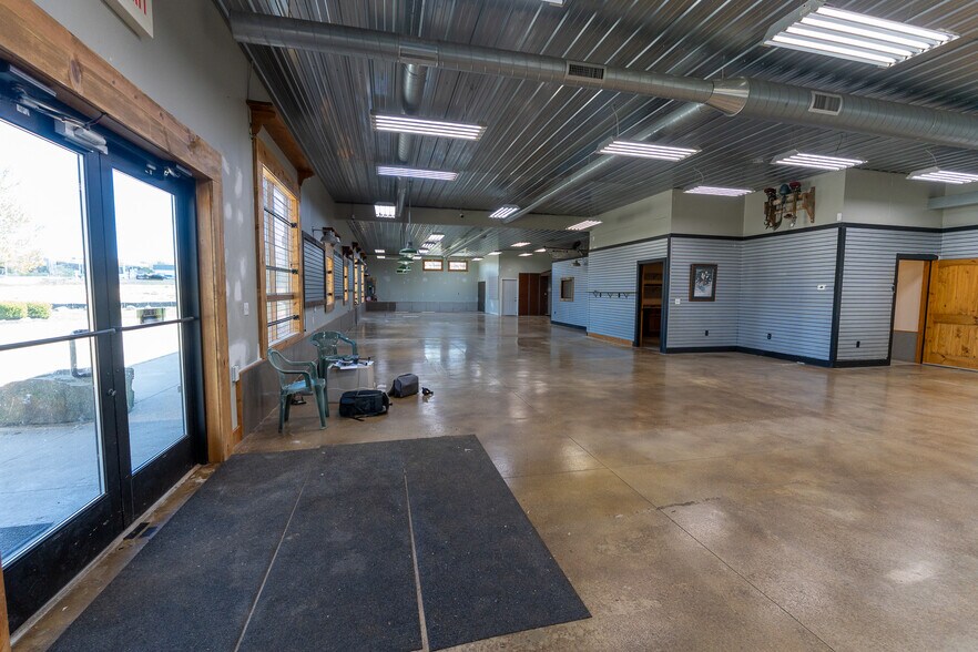 More Photos Of 6398 Blue Star Hwy, Saugatuck Freestanding For Sale