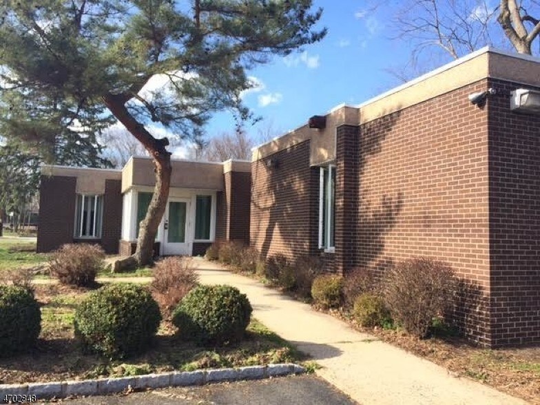 More Photos Of 2 Park Ave, Somerville Office For Sale